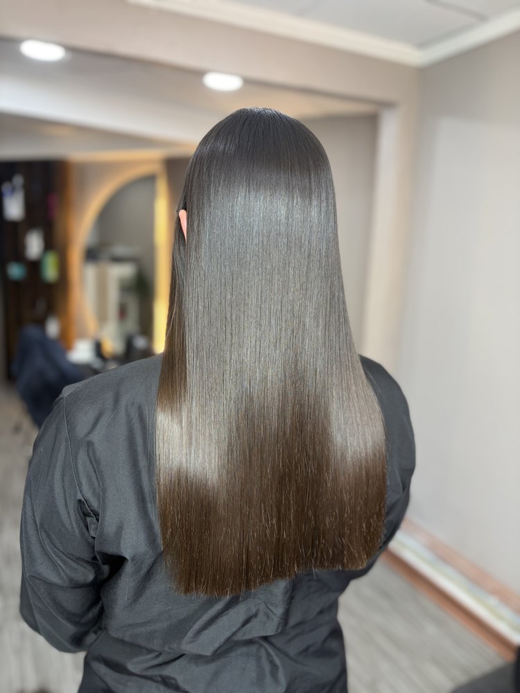 Alisado Efecto Espejo con Olaplex en Vall Studio Boutique