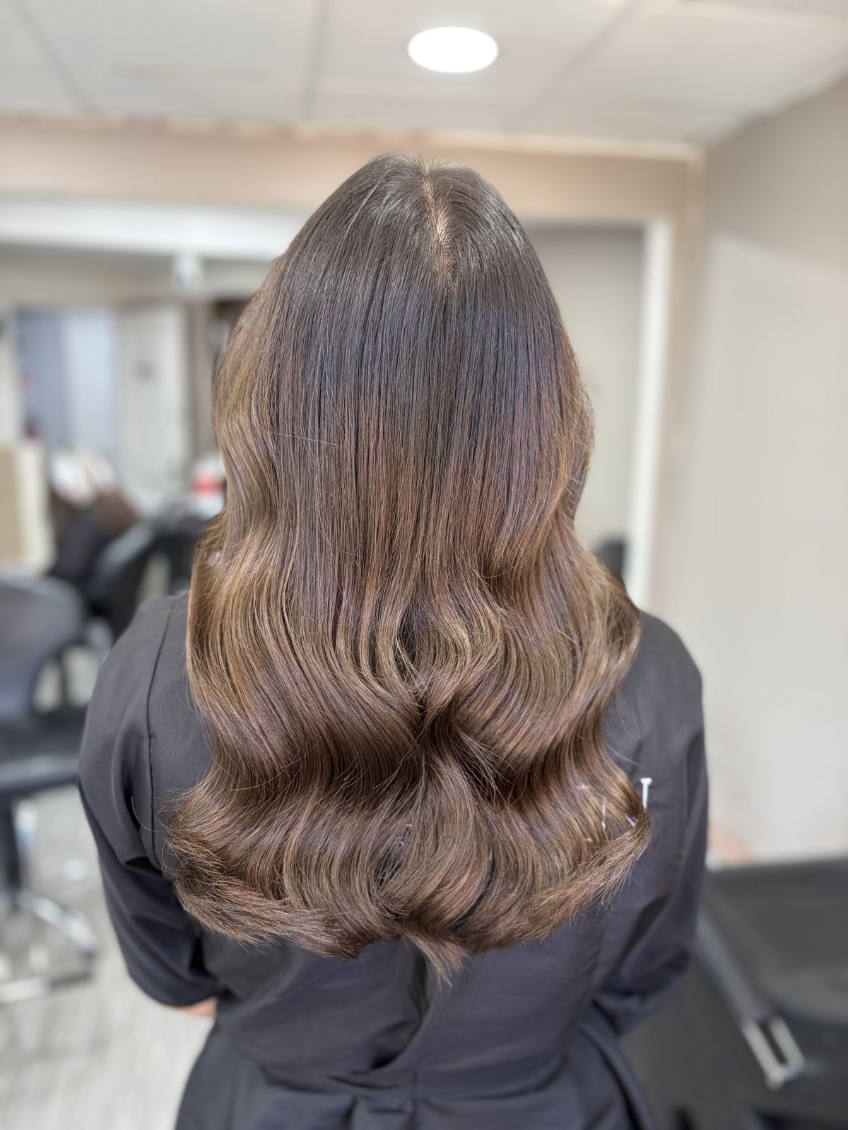 Baño de color mocha latte realizado en Vall Studio Boutique